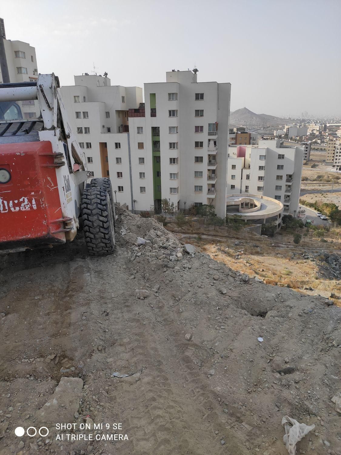 خاکبرداری حمل نخاله با مینی لودربابکت توماس خاور|خدمات حمل و نقل|مشهد, قائم|دیوار