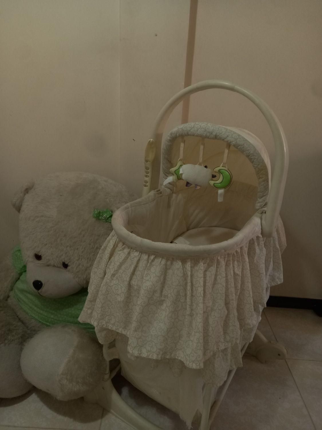 تخت نوزاد چندکاره کنار مادر خارجی|تخت و صندلی بچه|پردیس, فاز ۳|دیوار