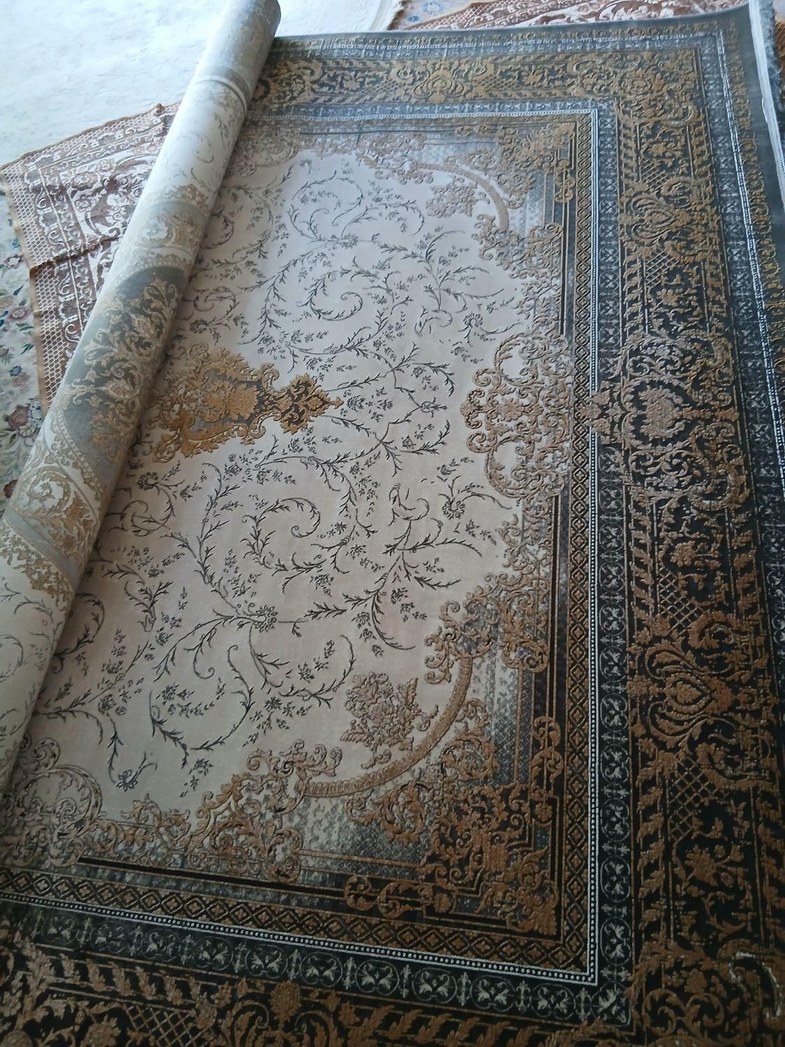 فرش گل برجسته ۹متری طلا کوب|فرش|اصفهان, عسگریه|دیوار