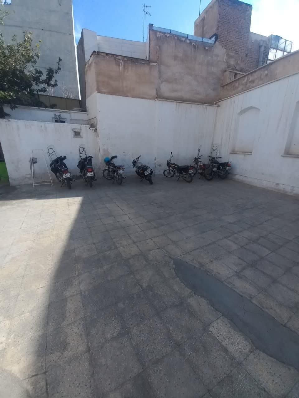 نزدیک به حرم مطهر،مناسب اقامتگاه و هتل سازی|فروش خانه و ویلا|قم, ارم|دیوار