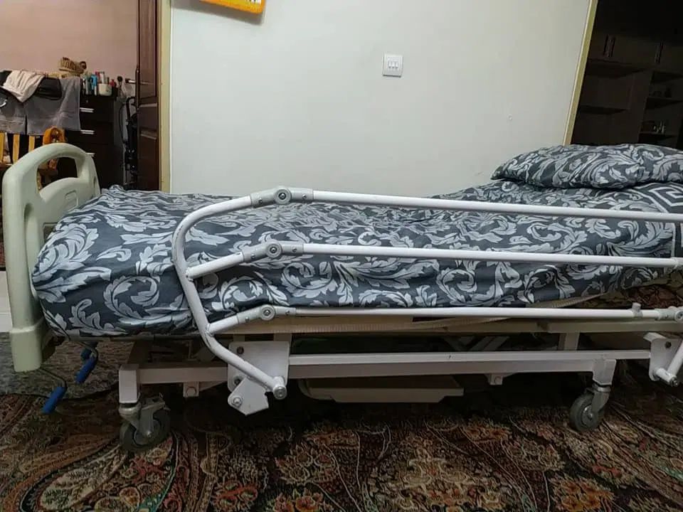 تخت بیماربرقی سه حالته جکی قابل نتظیم ارتفاع اجاره|آرایشی، بهداشتی، درمانی|تهران, نیروی هوایی (پیروزی)|دیوار