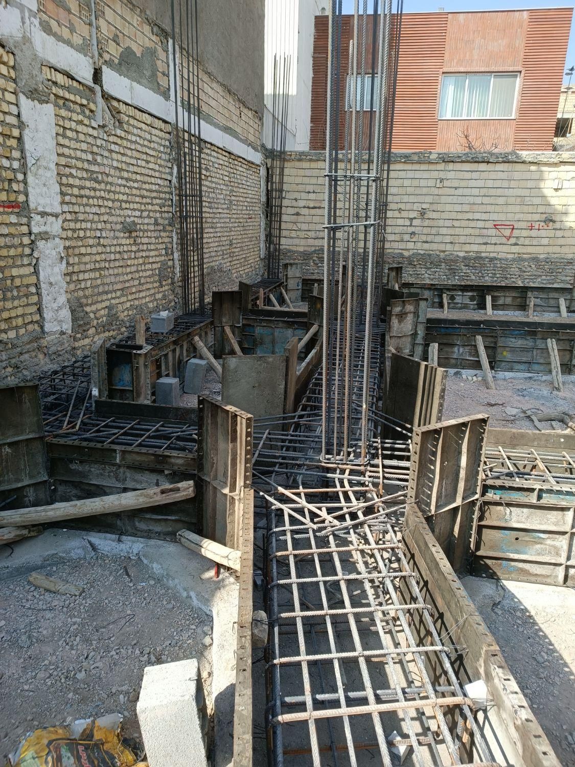 پیمانکار قالب بندی وارماتوربندی|خدمات پیشه و مهارت|اصفهان, خانه اصفهان|دیوار