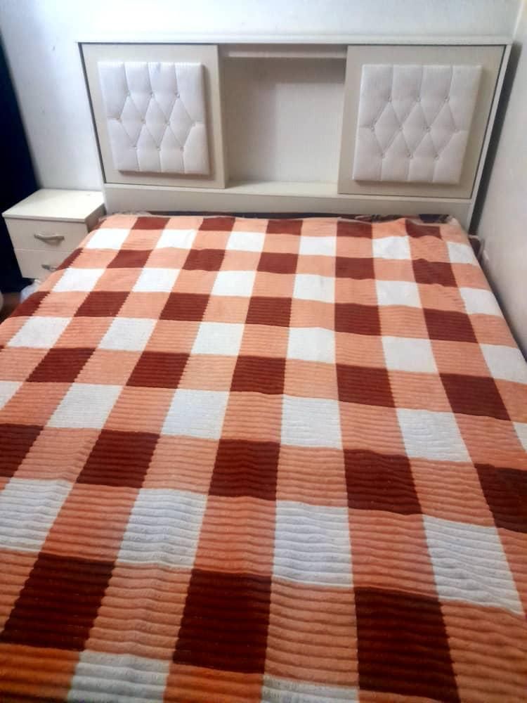 تختخواب وخوشخواب رویال دونفره همراه باپاتختی|تخت و سرویس خواب|دلیجان, |دیوار