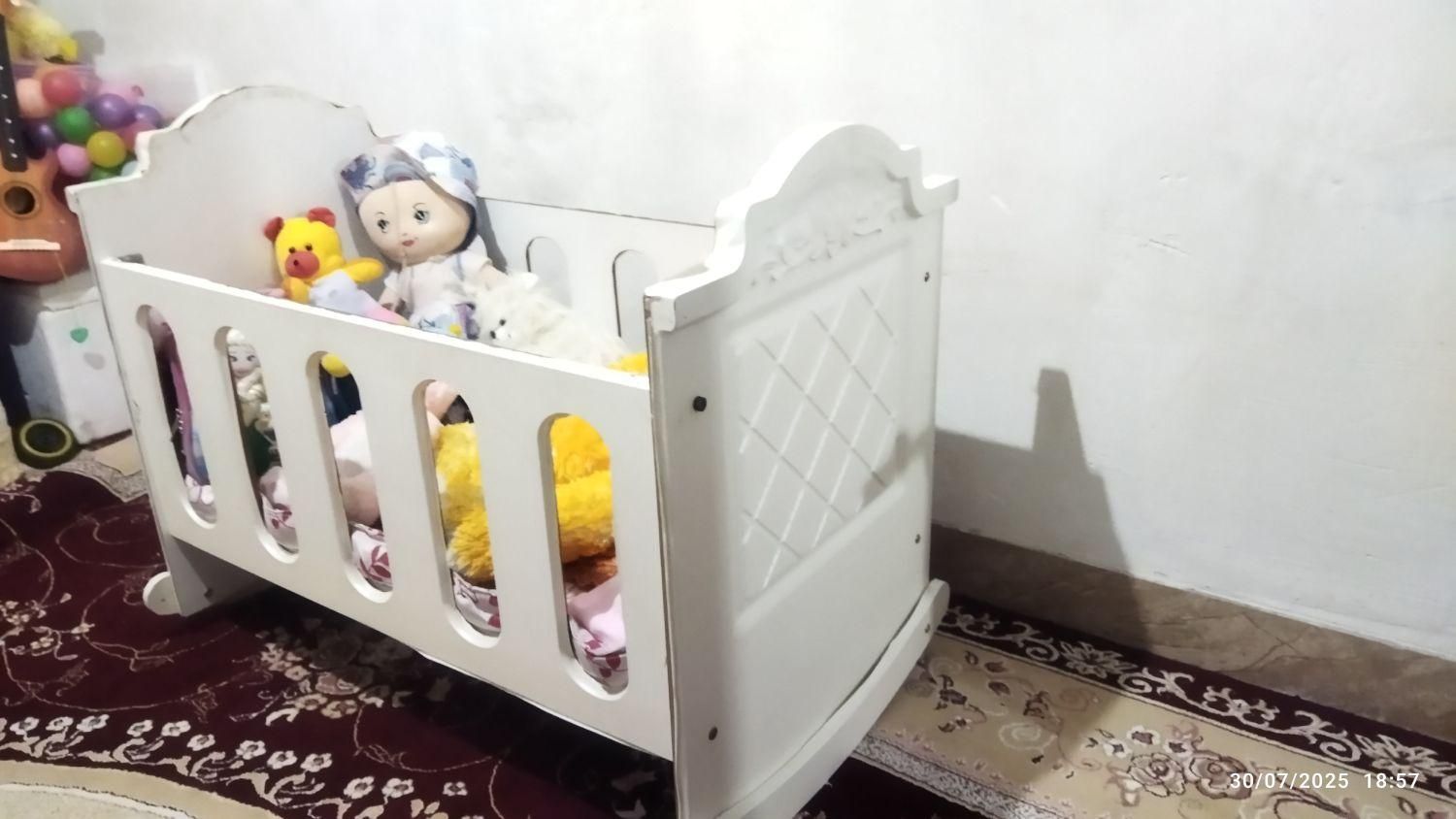 تخت و گهواره کودک|تخت و صندلی بچه|مرودشت, فرهنگ|دیوار
