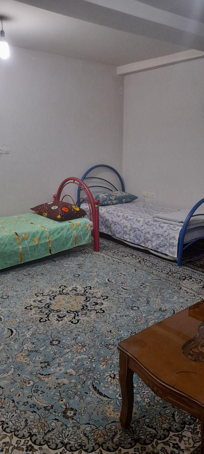 سوئیت تمیز داخل شهر(فقط یک ماشین)مخصوص خانواده|اجارهٔ کوتاه‌مدت آپارتمان و سوئیت|آستارا, |دیوار