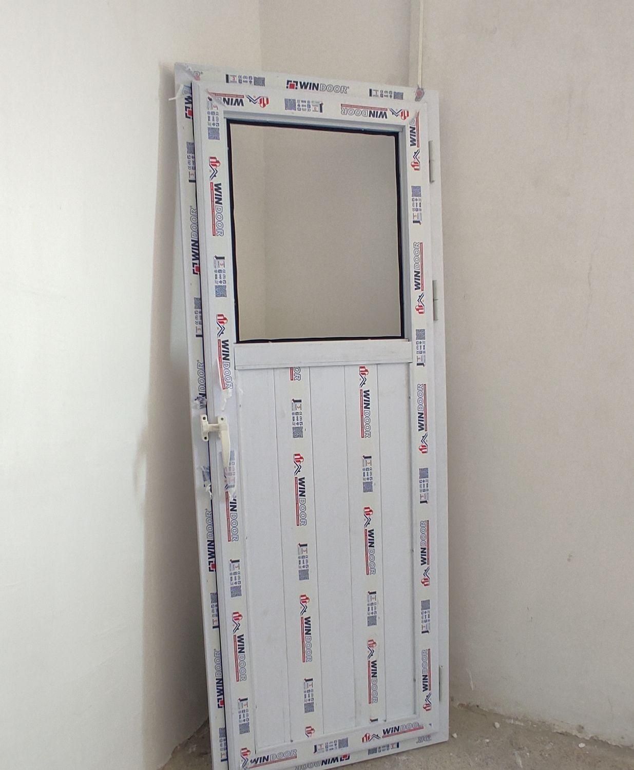درب سرویسی UPVC|مصالح و تجهیزات ساختمان|میانه, |دیوار