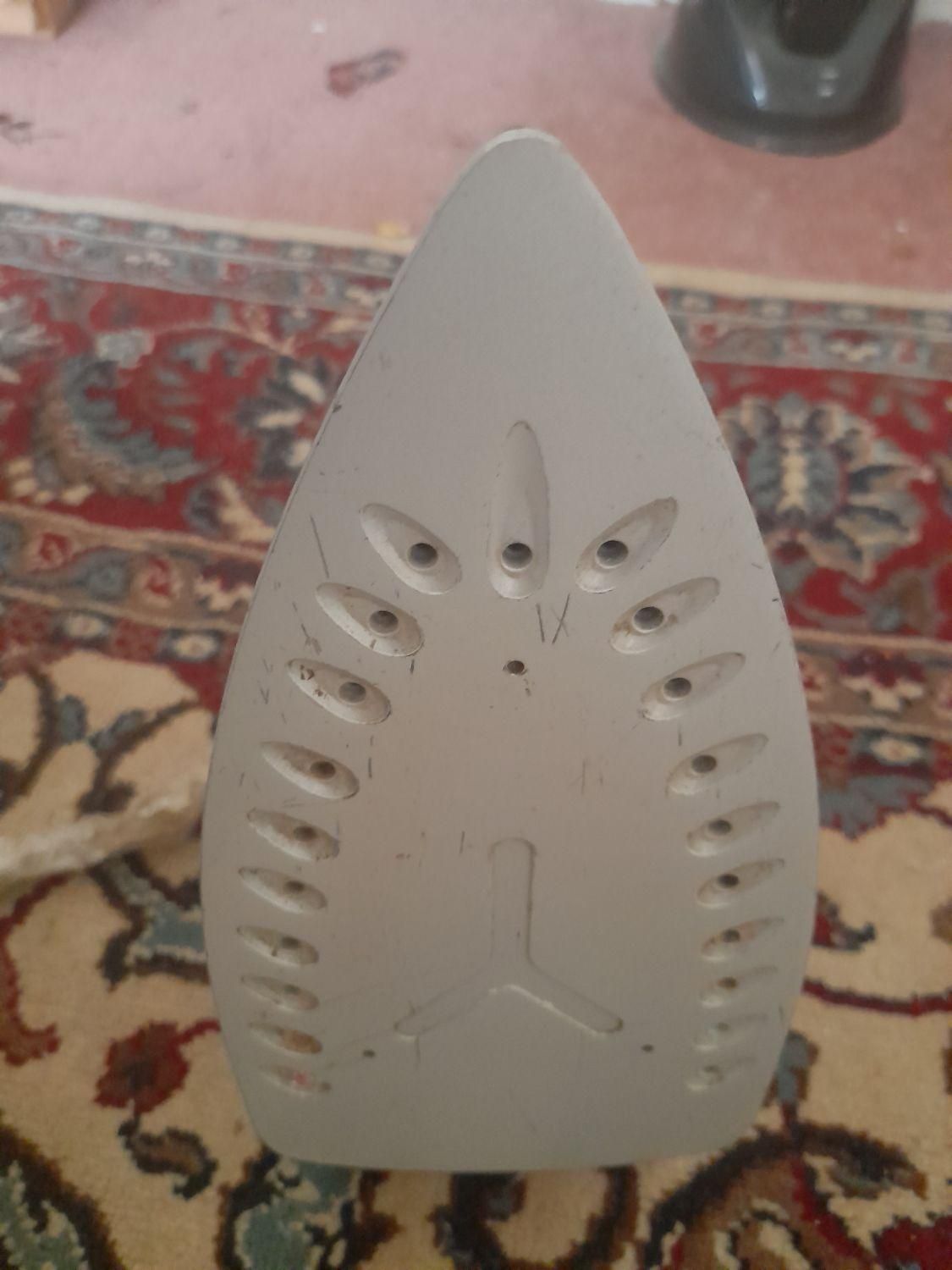 اتو بخار دلونگی اصل کارکرده بسیار عالی و کم کارکرد|اتو و لوازم اتو|تهران, نازی‌آباد|دیوار