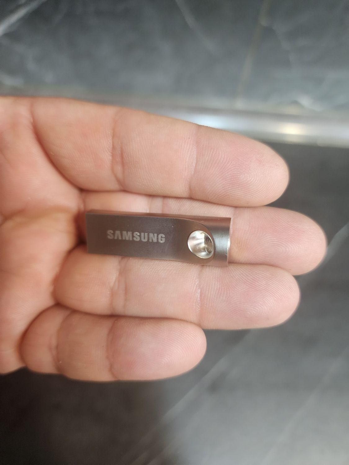 فلش مموری سامسونگ usb 3 ظرفیت ۲ ترابایت ssd|قطعات و لوازم جانبی رایانه|تهران, نارمک جنوبی|دیوار