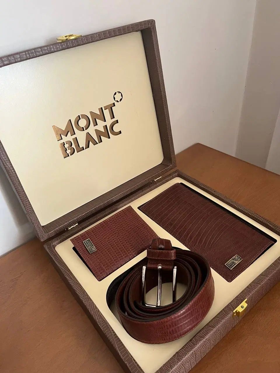 ست چرم اورجینال Mont blanc|کیف، کفش، کمربند|رشت, جانبازان|دیوار