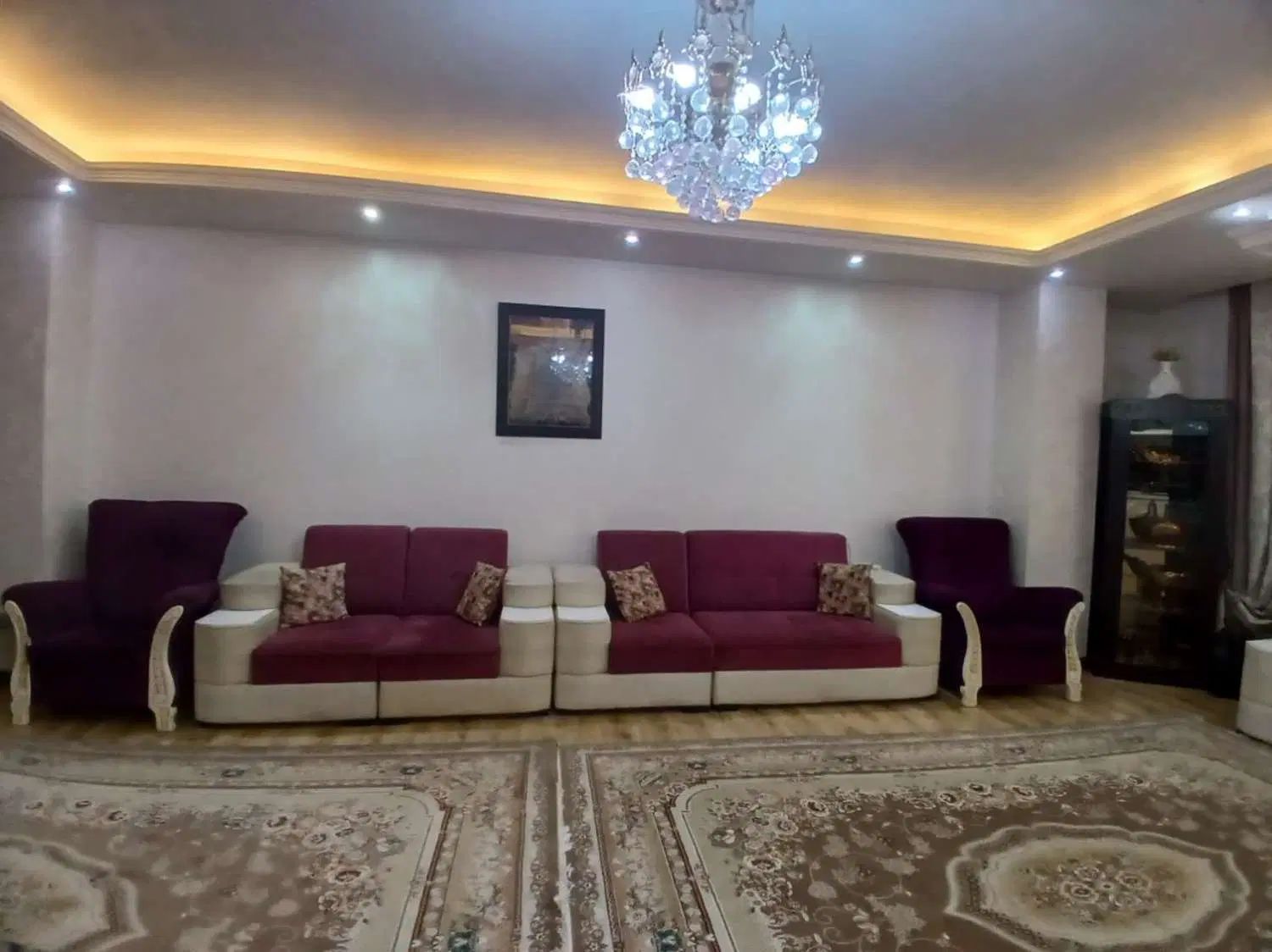 مبلمان راحتی  و کم جا .سالم و تمیز ..باقیمت مناسب|مبلمان خانگی و میز عسلی|کرج, شهرک جهان‌نما|دیوار