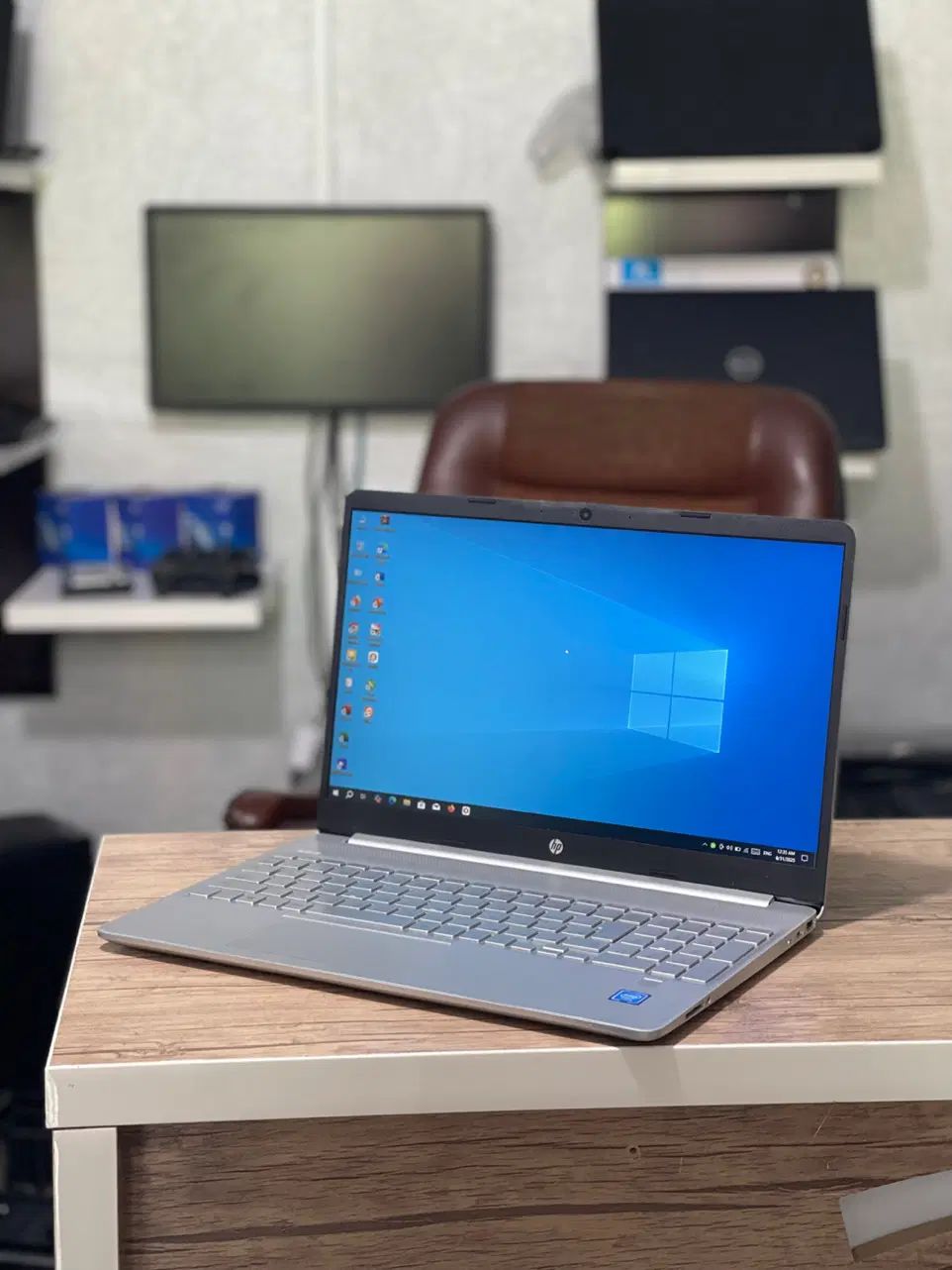 لپ تاپ HP 15.6 شیک و دانشجویی رنگ نقره ای/کد239|رایانه همراه|کرمانشاه, |دیوار