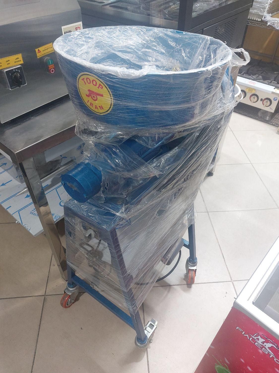 آبغوره گیر آبغوره گیر آب غوره گیر ی|فروشگاه و مغازه|رشت, سیا اسطلخ|دیوار