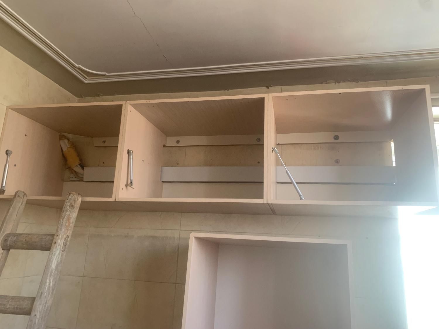 تعمیر کابینت  کمد  تخت  جا کفشی  سقف کاذب و غیره|خدمات پیشه و مهارت|تبریز, |دیوار