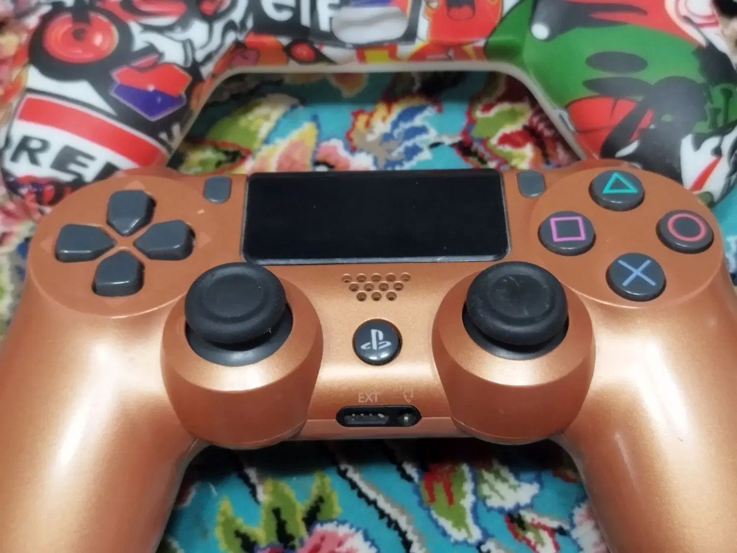 دسته پی آس فور PS4|کنسول، بازی ویدئویی و آنلاین|اصفهان, سپاهان‌شهر|دیوار