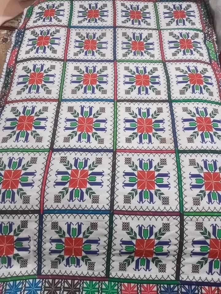 چند عدد تشک و یک لحاف|رختخواب، بالش، پتو|زاهدان, |دیوار