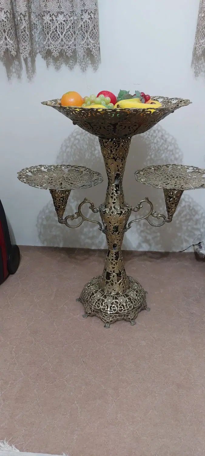 میوه خوری پایه دار برنز برنجی کنار سالنی|ظروف سرو و پذیرایی|اراک, |دیوار