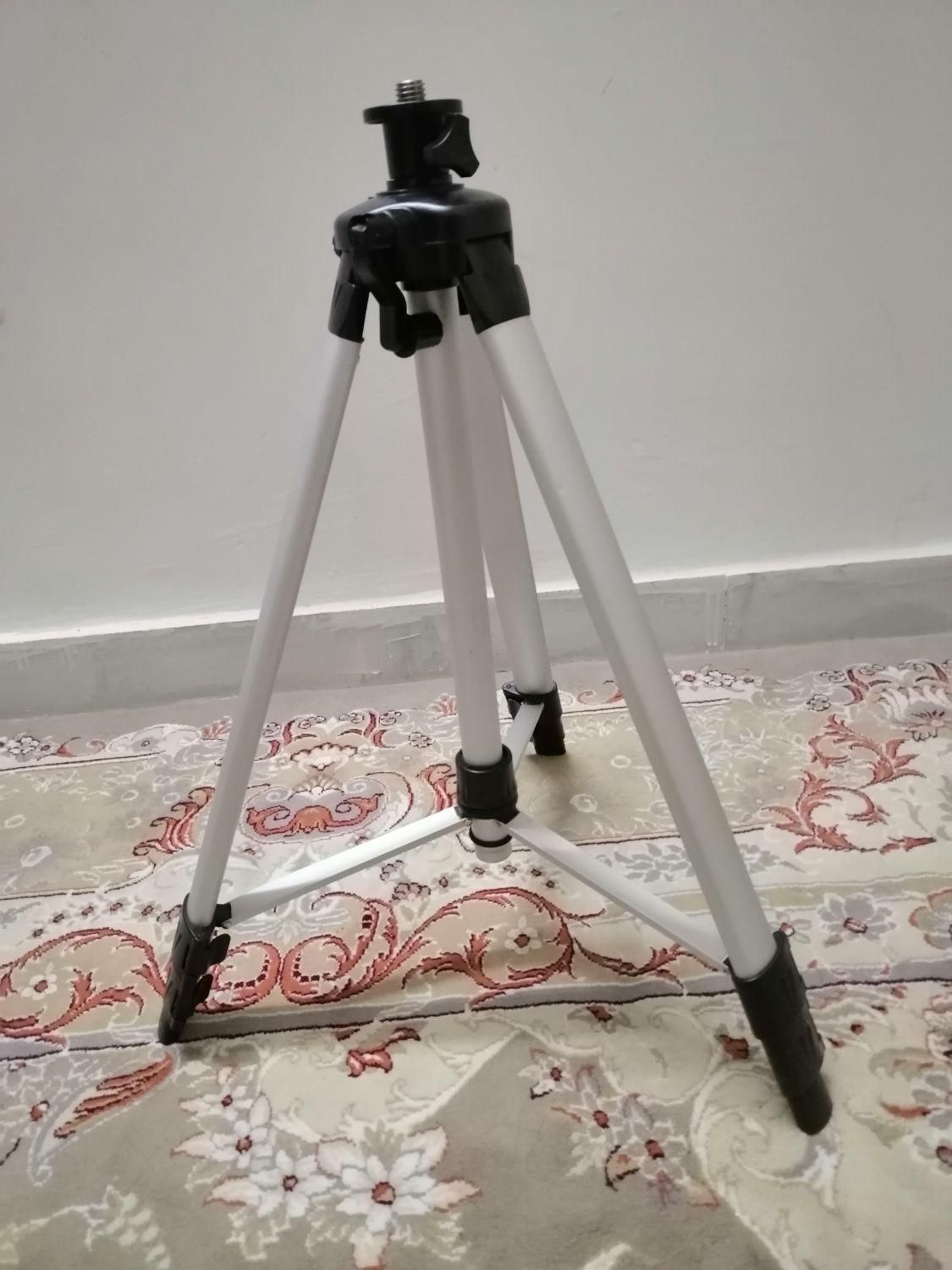 پایه دوربین  آلمینیوم تمیز در حد نو|دوربین عکاسی و فیلم‌برداری|دماوند, دماوند|دیوار