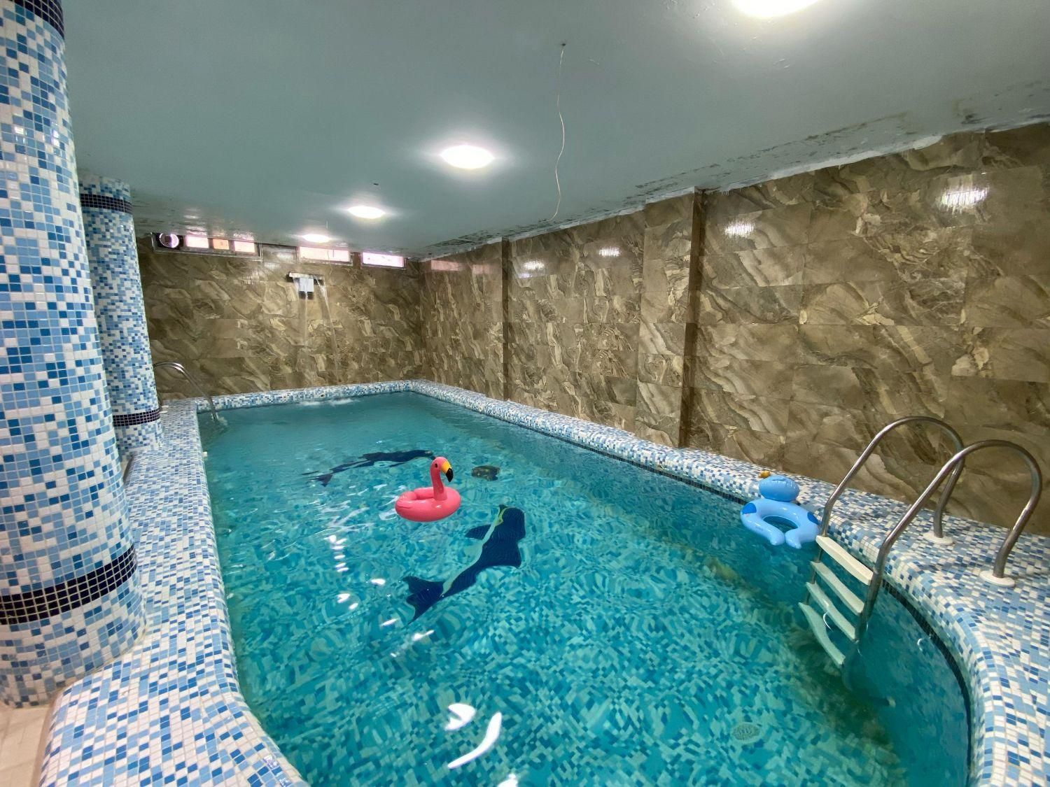 ویلایی 4خواب تریبلکس استخر دار|اجارهٔ کوتاهمدت ویلا و باغ|کیش, |دیوار