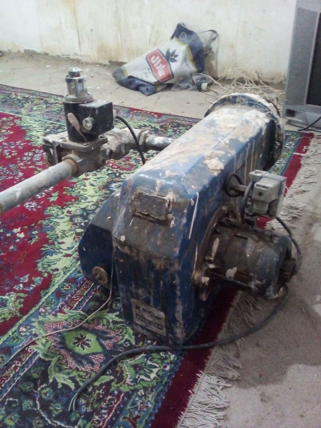 مشعل و مخزن بزرگ کوره ذغال اره سه کاره چوبری|ابزارآلات|نیشابور, باغرود|دیوار