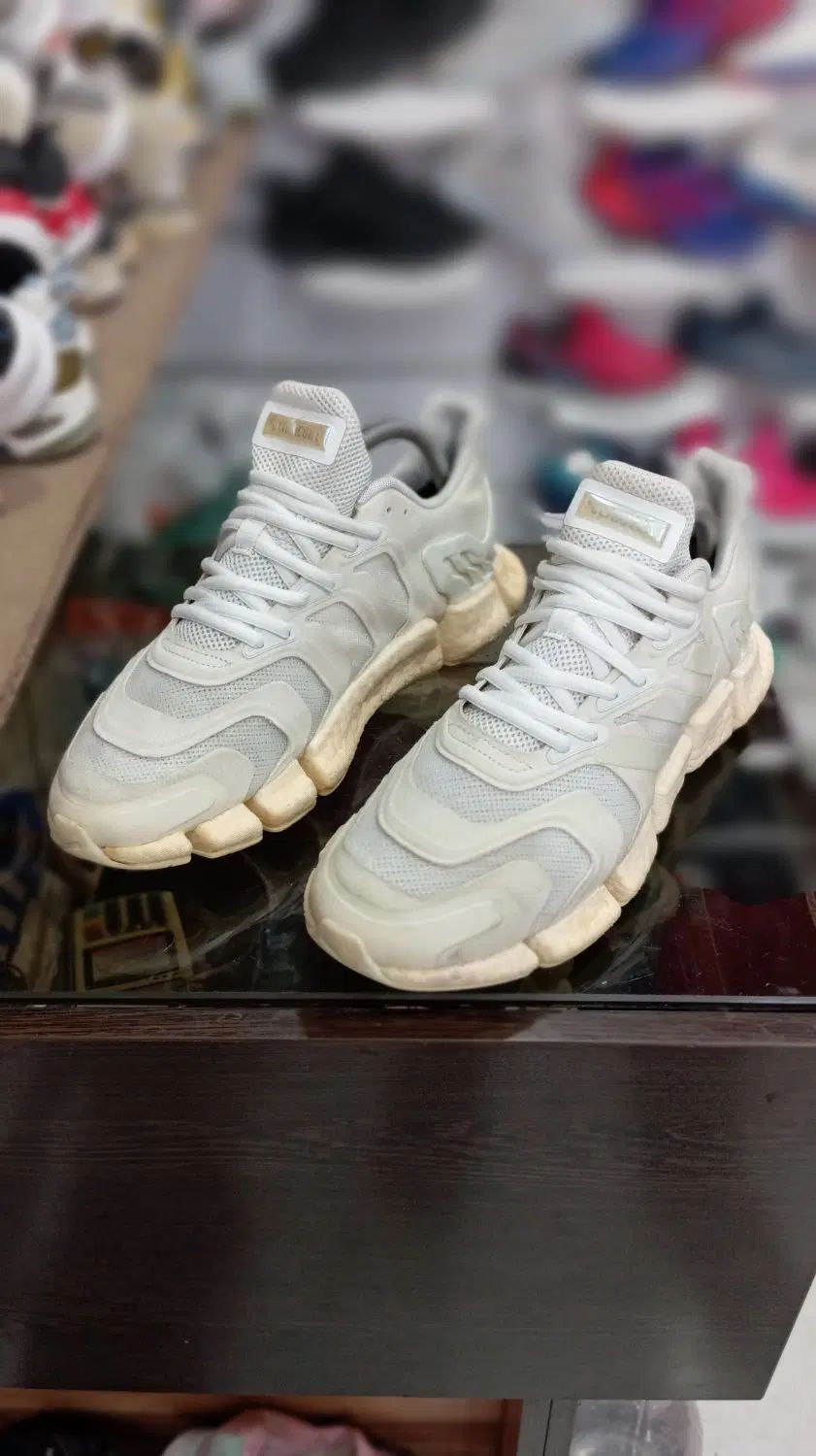کلیماکول adidas اورجینال درحدنو سایز 45|کیف، کفش، کمربند|تهران, هلال احمر|دیوار
