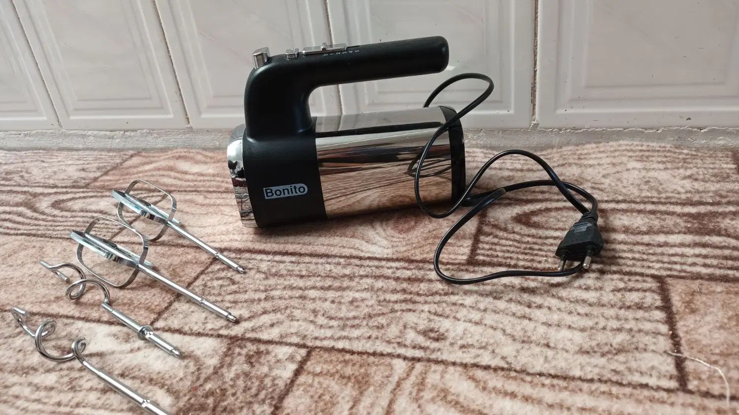 همزن برقی نونو فقط ۱۶۰۰ت ب علت مهاجرت فروخته میشه|خردکن، آسیاب، غذاساز|کرج, حصارک بالا|دیوار