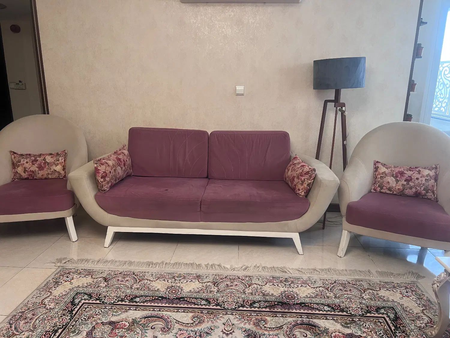 مبل هفت نفره|مبلمان خانگی و میز عسلی|اصفهان, لیمجیر|دیوار