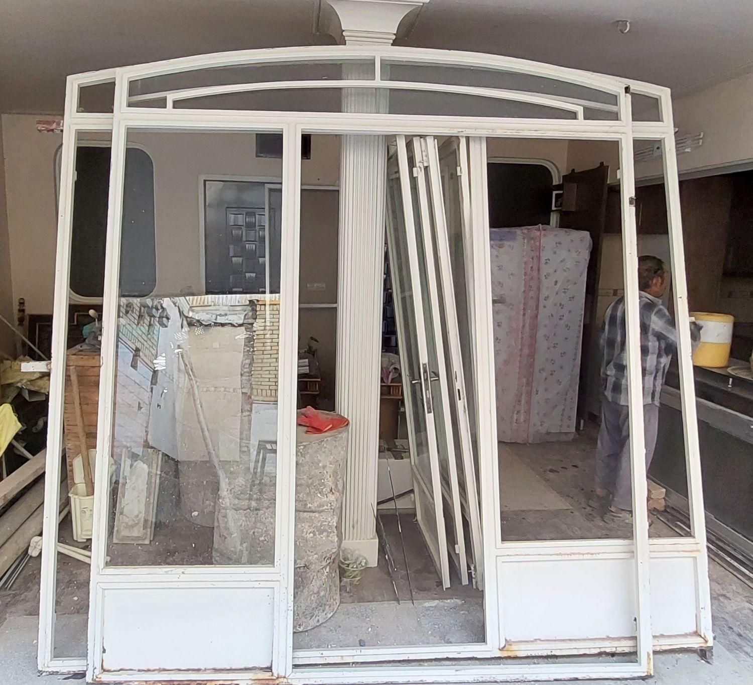 درب ورودی آهنی تمیز|مصالح و تجهیزات ساختمان|قم, صفائیه|دیوار