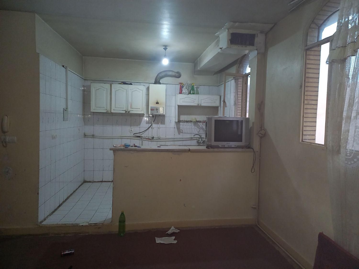 رهن آپارتمان ۵۰ متری ۱ خوابه طبقه ۴ در شهرک تختی|اجارهٔ آپارتمان|تهران, تختی|دیوار