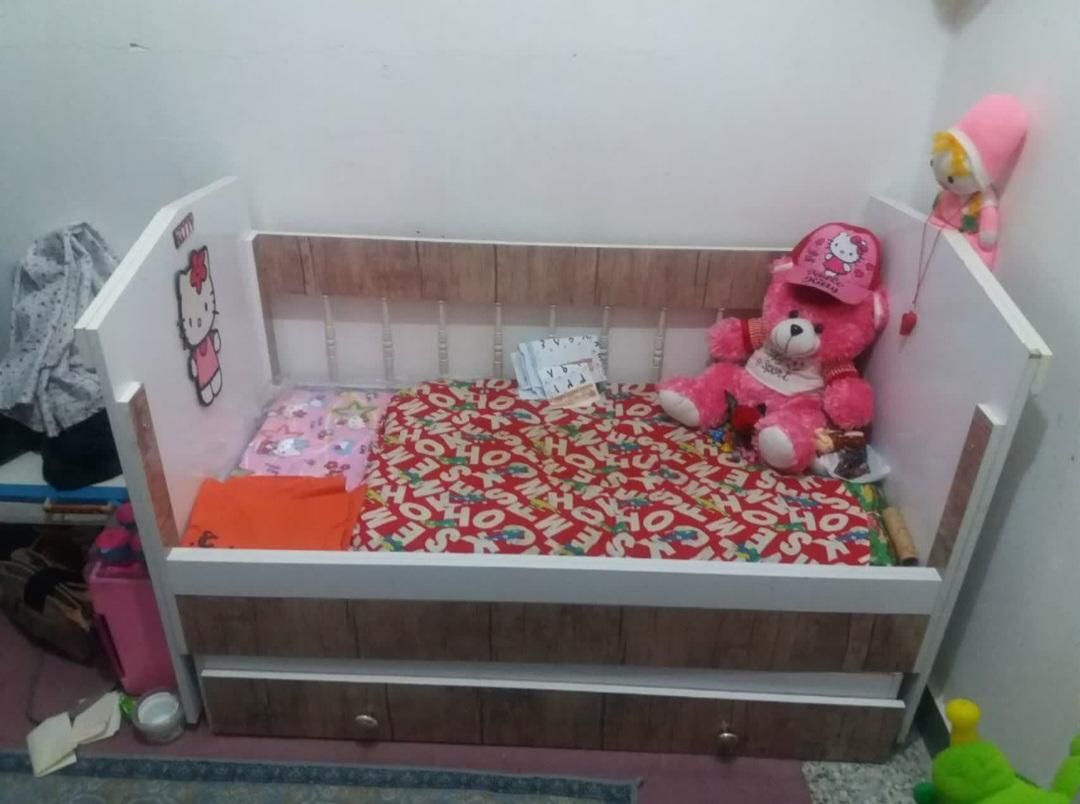 تخت خواب بچگانه دو منظوره|تخت و صندلی بچه|دزفول, |دیوار