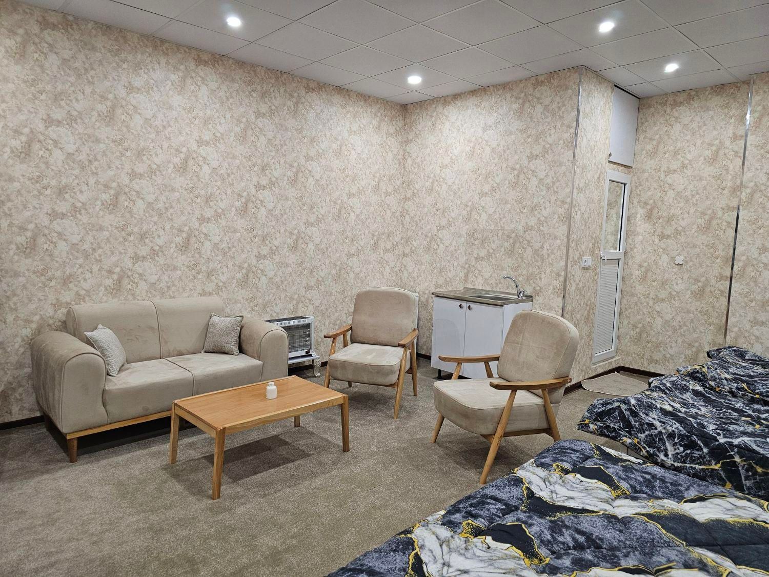 سوییت ۱۰۴ مجتمع ارگ قم - ۵۰ قدم تا حرم با پارکینگ|اجارهٔ کوتاه‌مدت آپارتمان و سوئیت|قم, ارم|دیوار