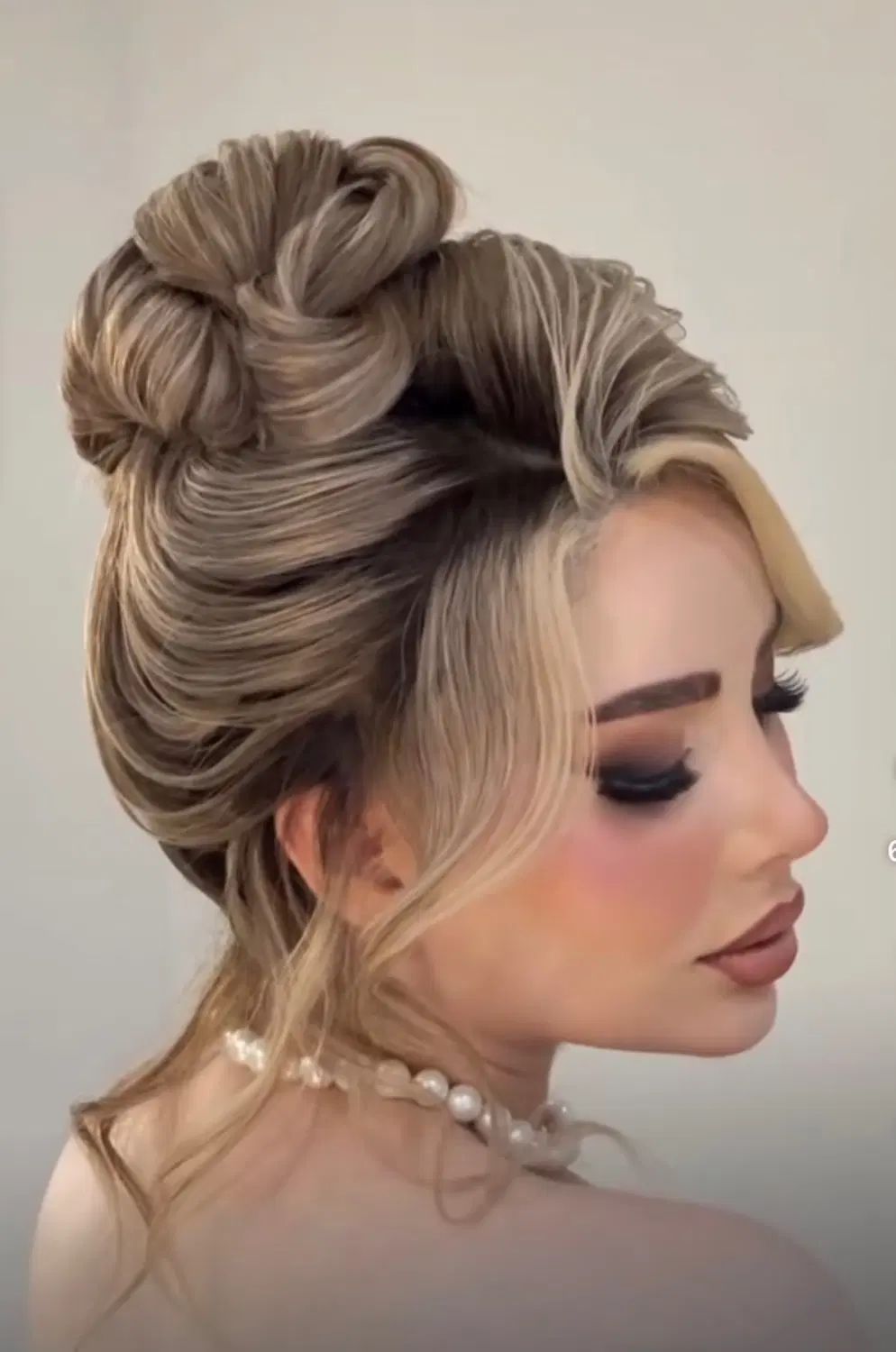 میکاپ و شنیون اقتصادیoffویژه ظرفیت محدود رشت گلسار|خدمات آرایشگری و زیبایی|رشت, گلسار|دیوار