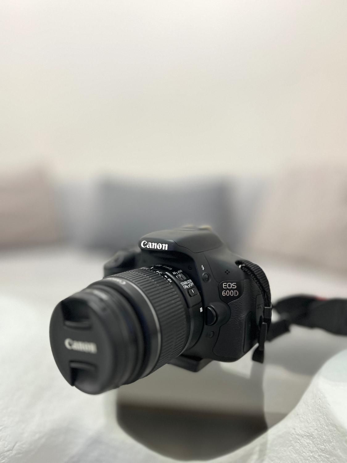 دوربین canon 600D بهمراه کیف و سه پایه|دوربین عکاسی و فیلم‌برداری|تهران, ولنجک|دیوار
