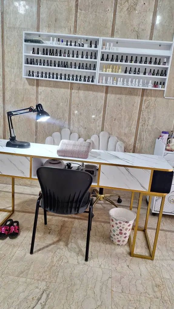 همکاری با ناخنکارو مژه کار/اجاره میز ناخن وتخت مژه|خدمات آرایشگری و زیبایی|اندیشه, شهرک مریم|دیوار