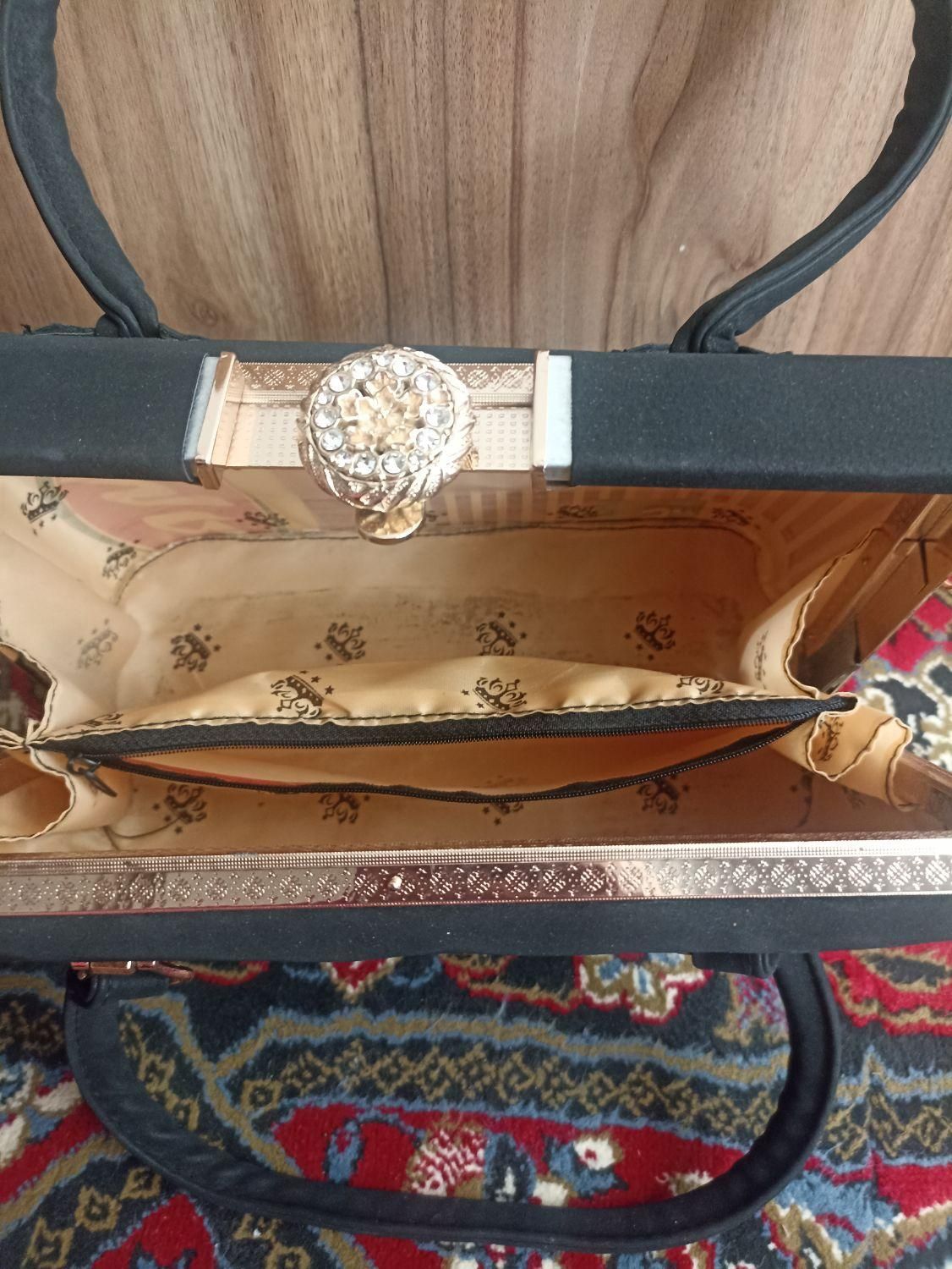 کیف مجلسی|کیف، کفش، کمربند|شهرکرد, |دیوار
