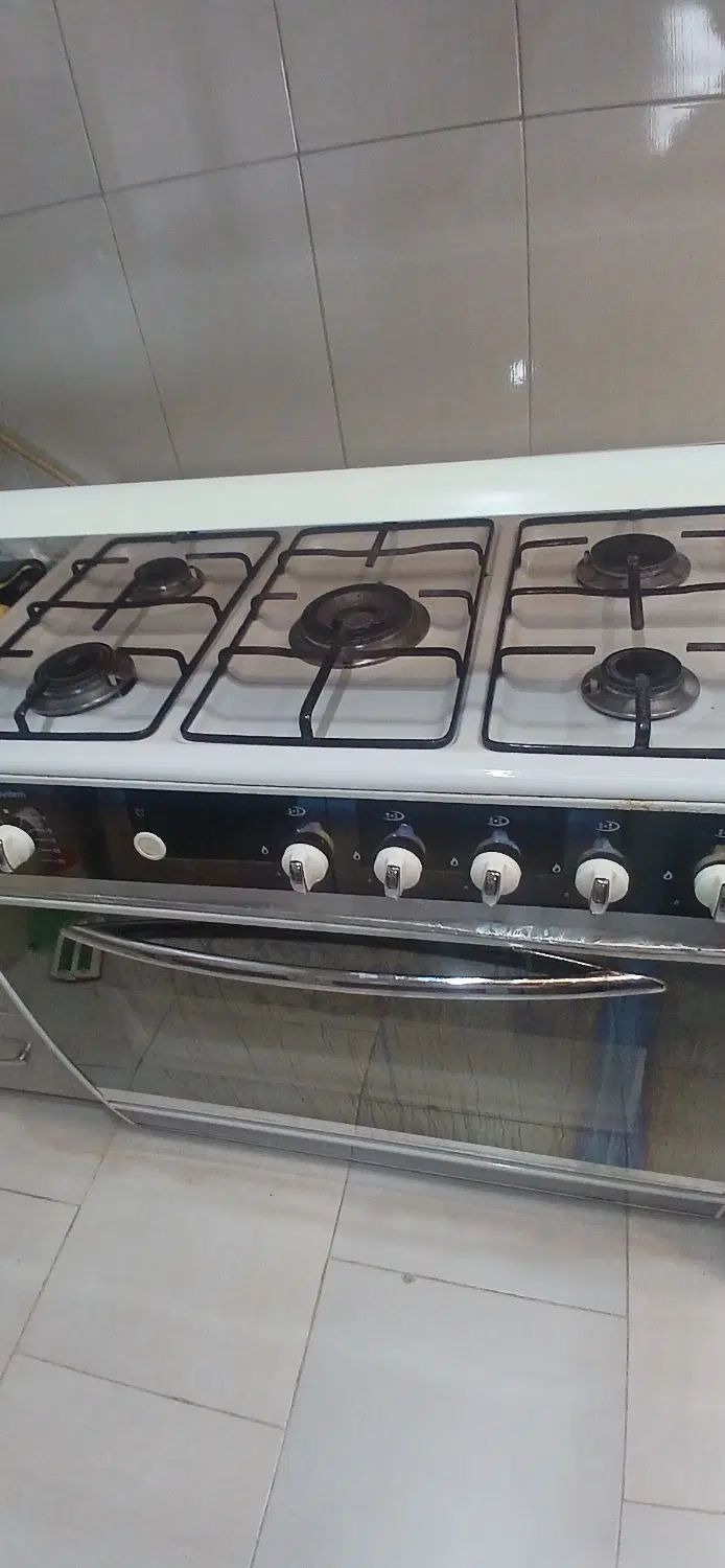 گاز طرح فر مارک ساتیسان  فروش به خاطر اسباب کشی|اجاق گاز و لوازم برقی پخت‌وپز|کرج, شهرک سهرابیه|دیوار