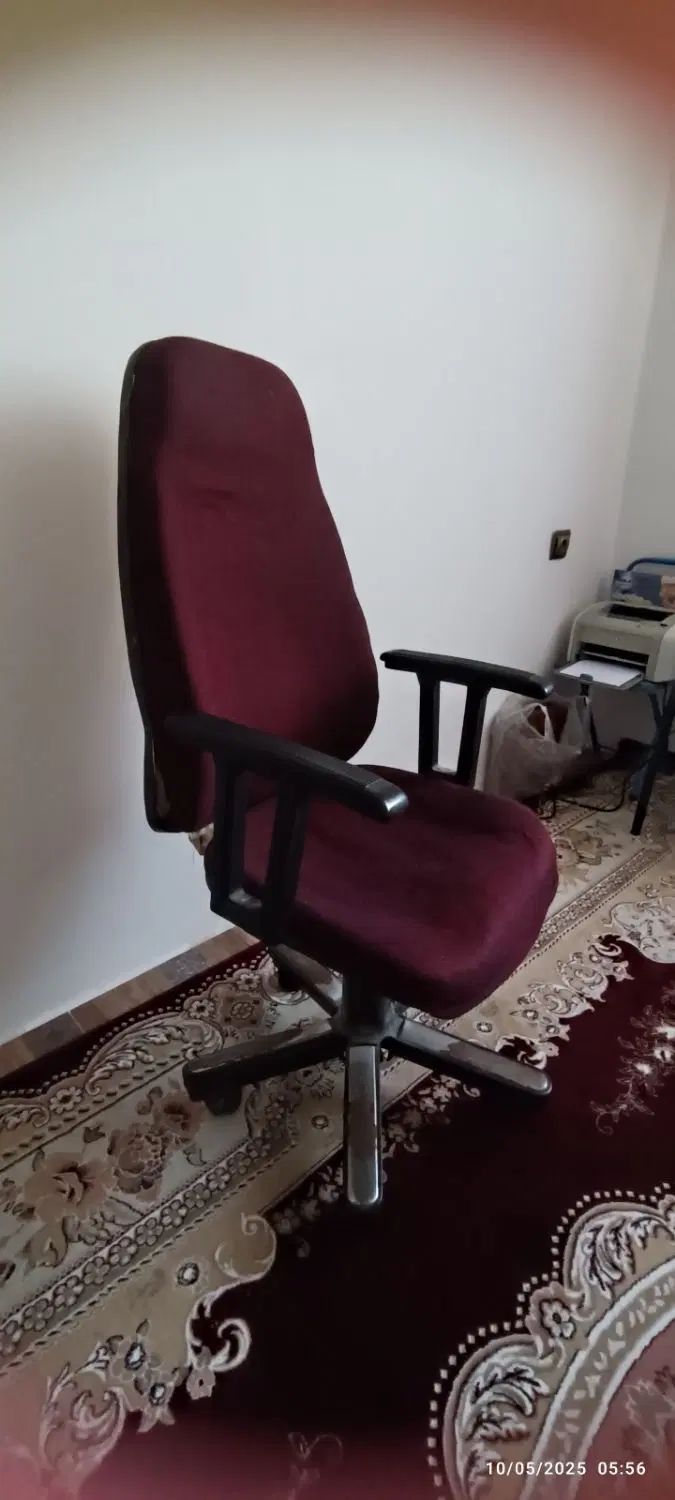 صندلی مدیریتی رینگ 24 با لاستیک فوتبال دستی|حراج|قرچک, میرزائی جنوبی|دیوار