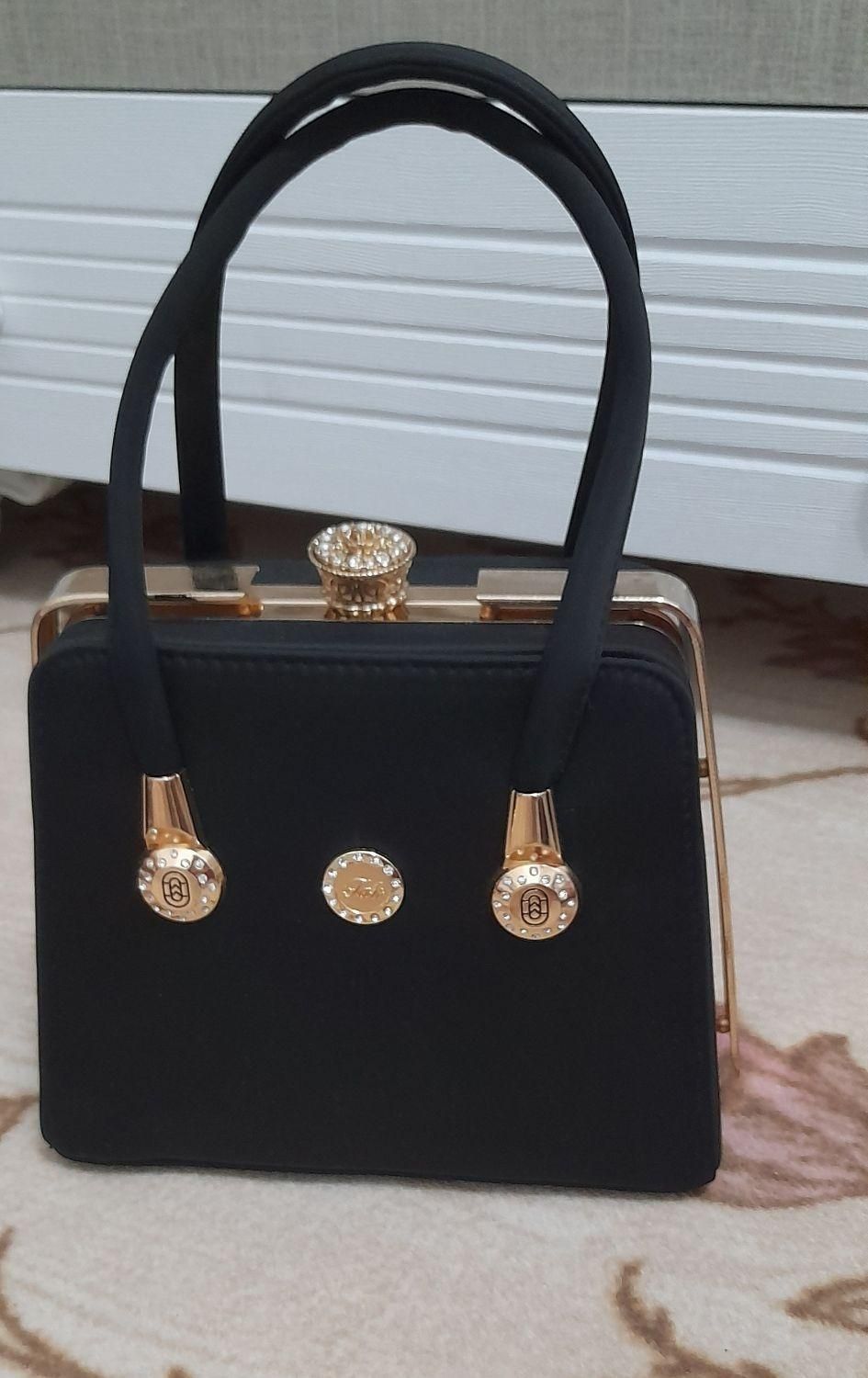 کیف و کفش|کیف، کفش، کمربند|گناباد, |دیوار