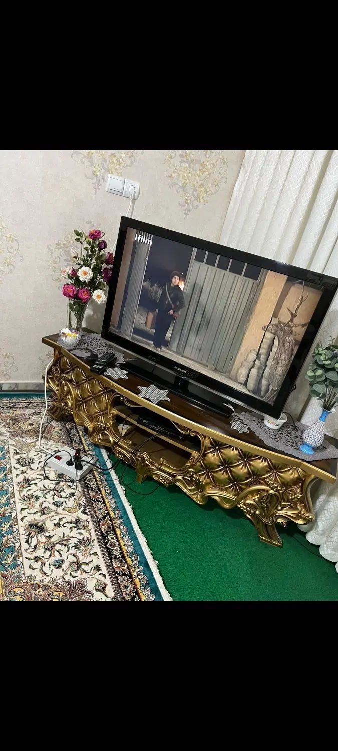 ال سی دی ۴۲ اینج ومیز عسلی گاز فر دار اصل  یخچال|حراج|کرج, مصباح|دیوار