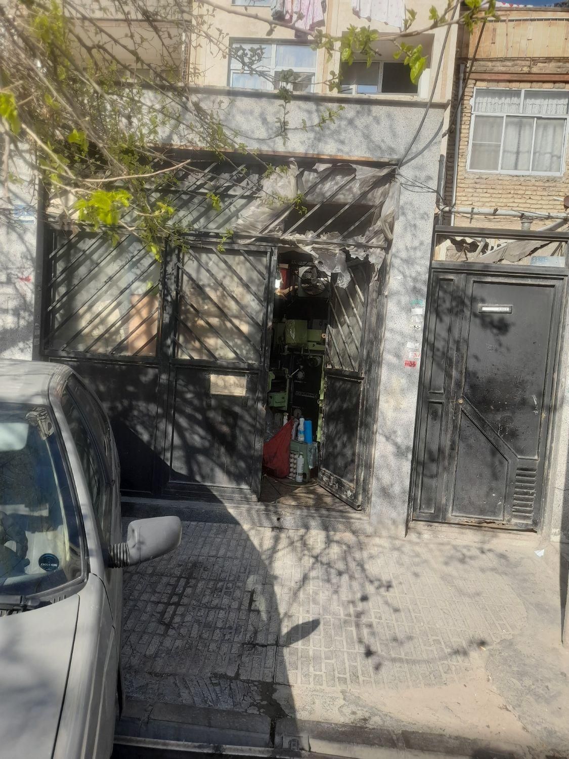 ۴۰ متر مغازه با برق ۳ فاز|اجارهٔ مغازه و غرفه|تهران, خاک سفید|دیوار