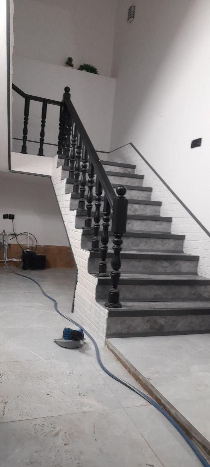 نصب قرنیز،ماربل،ترمووال،چمن،پارکت دیوارپوش|خدمات پیشه و مهارت|سیرجان, |دیوار