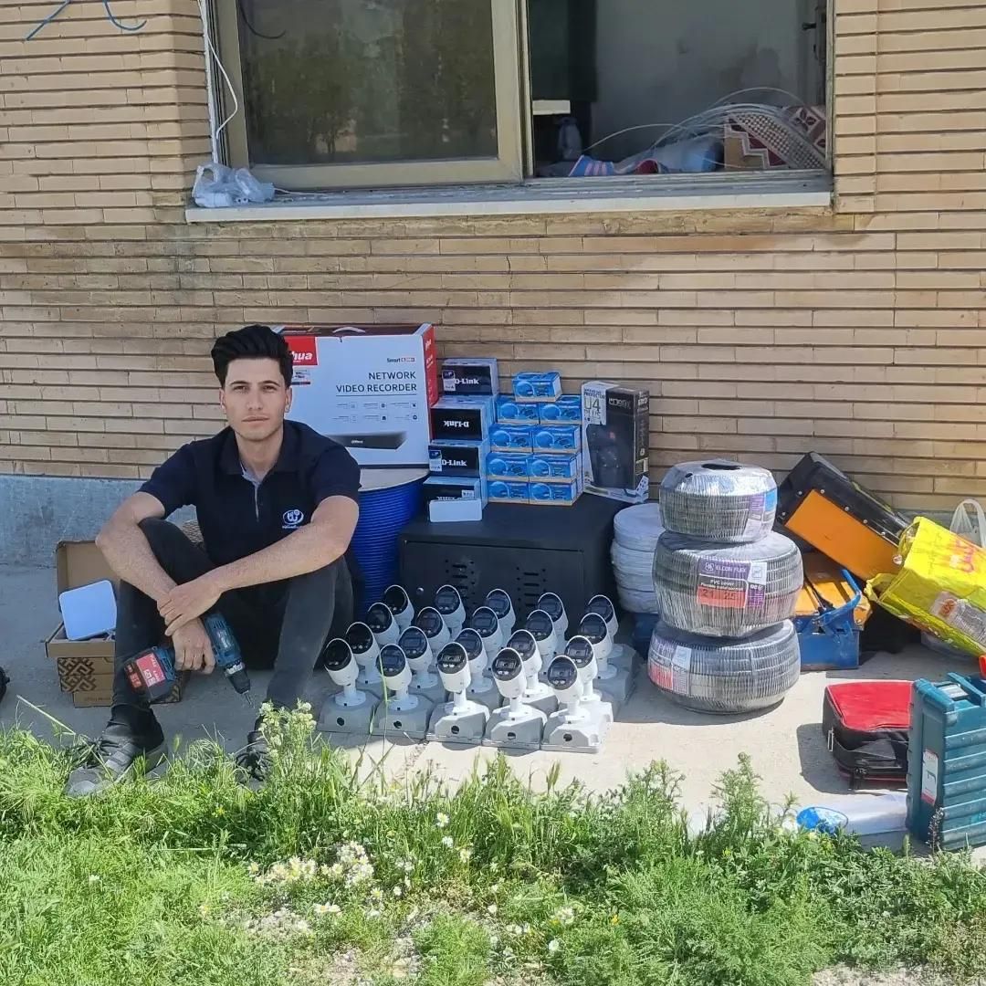 نصب دوربین و دزدگیر نقد اقساط|خدمات پیشه و مهارت|بروجرد, |دیوار