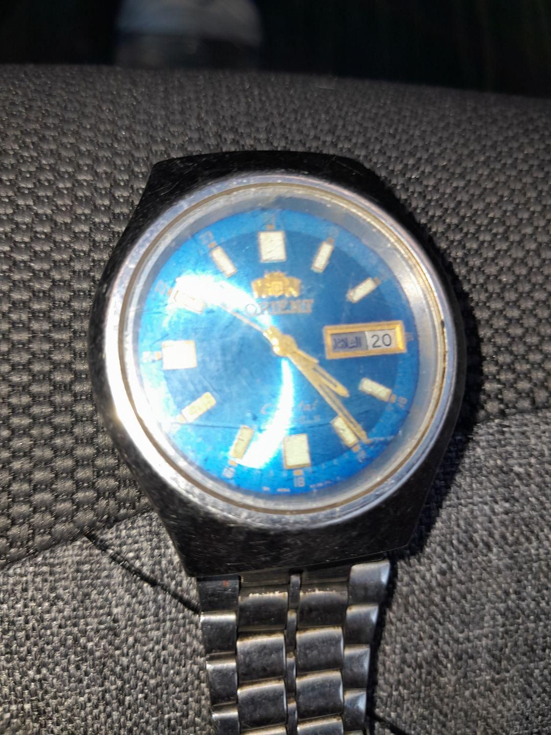 ساعت اورینت ژاپنی بانبض دست کارمیکند ضداب|ساعت|زرند, |دیوار