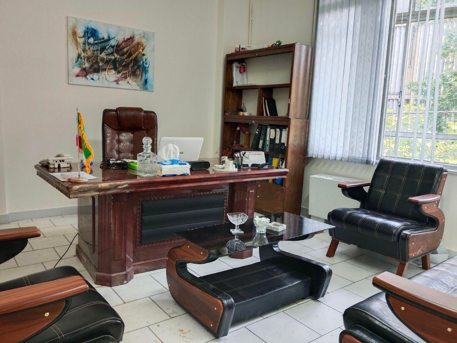 اجاره ساعتی اتاق جلسات VIP واقع در میدان انقلاب|اجارهٔ کوتاه‌مدت دفتر کار و فضای آموزشی|تهران, دانشگاه تهران|دیوار