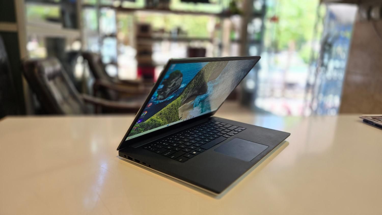 لپ تاپ 4 گیگ گرافیک گیمینگ Dell i7 نسل نهم|رایانه همراه|بروجن, |دیوار