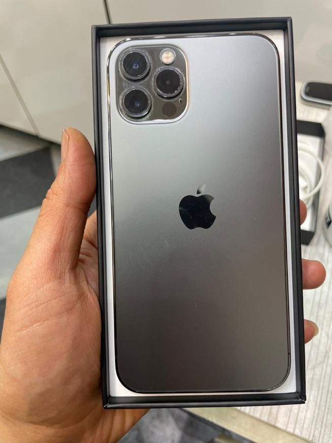 اپل iPhone 12 Pro با حافظهٔ ۲۵۶ گیگابایت|موبایل|رشت, معلم|دیوار