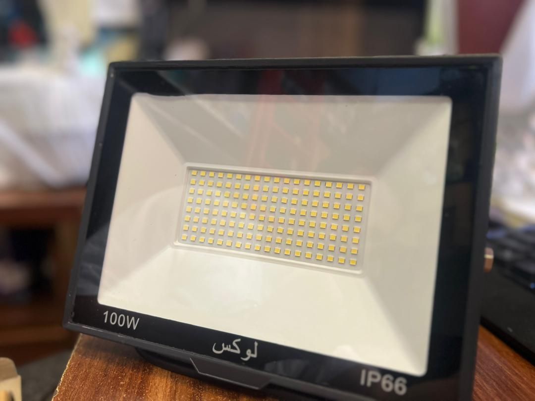 پروژکتور 100 وات پارس لوکس با 2 سال گارانتی تعویض|لامپ و چراغ|تبریز, |دیوار