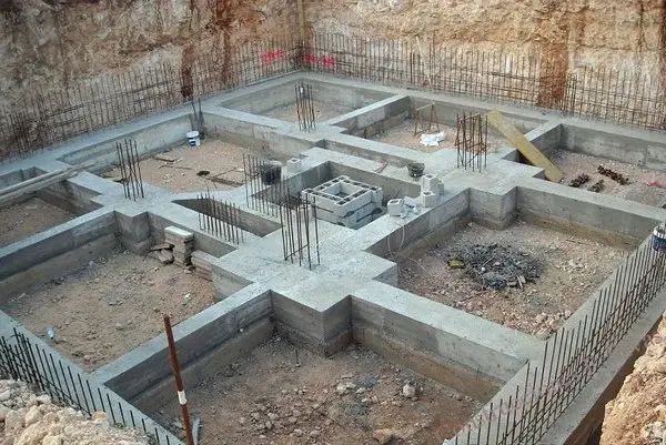 پیش فروش آپارتمان ۸۵ متر در گلستان رو به استخر|پیش‌فروش املاک|لاهیجان, گلستان|دیوار