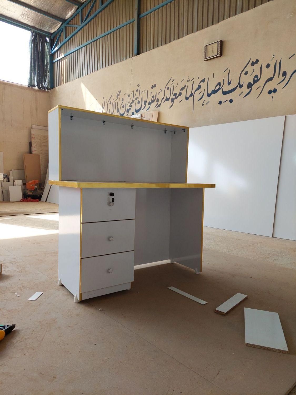 میز کانتر مدل کج و صاف دخل میز مدیریت مغازه|فروشگاه و مغازه|اصفهان, گورت|دیوار