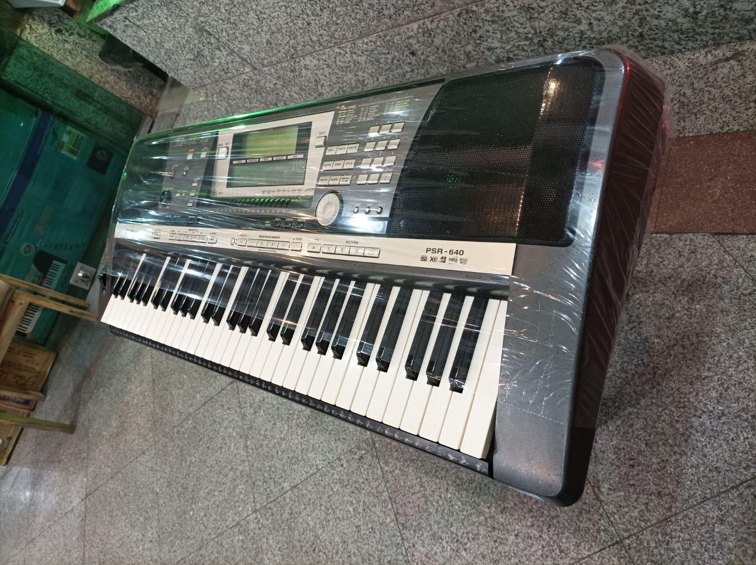 ارگ Yamaha PSR- تمیز و سالم فلاپی ریتم مجلسی|پیانو، کیبورد، آکاردئون|تهران, باغ فیض|دیوار
