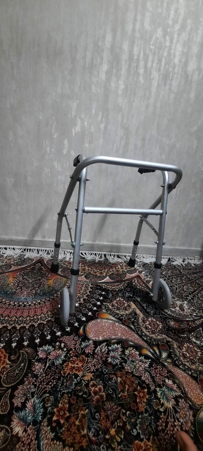 واکر چرخ دار آلومینیومی کودک|کالسکه و لوازم جانبی|تهران, عبدل‌آباد|دیوار